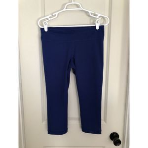 UNDER ARMOUR STUDIOLUX 20" CAPRI‎ SKINNY BLUE LEGGINGS SIZE MEDIUM!